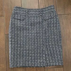 Ann Taylor Navy Blue and White Tweed Pencil Skirt size 2P